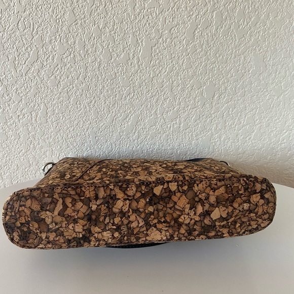 Matt & Nat Cork Vegan Handbag Shoulderbag - Picture 3 of 6